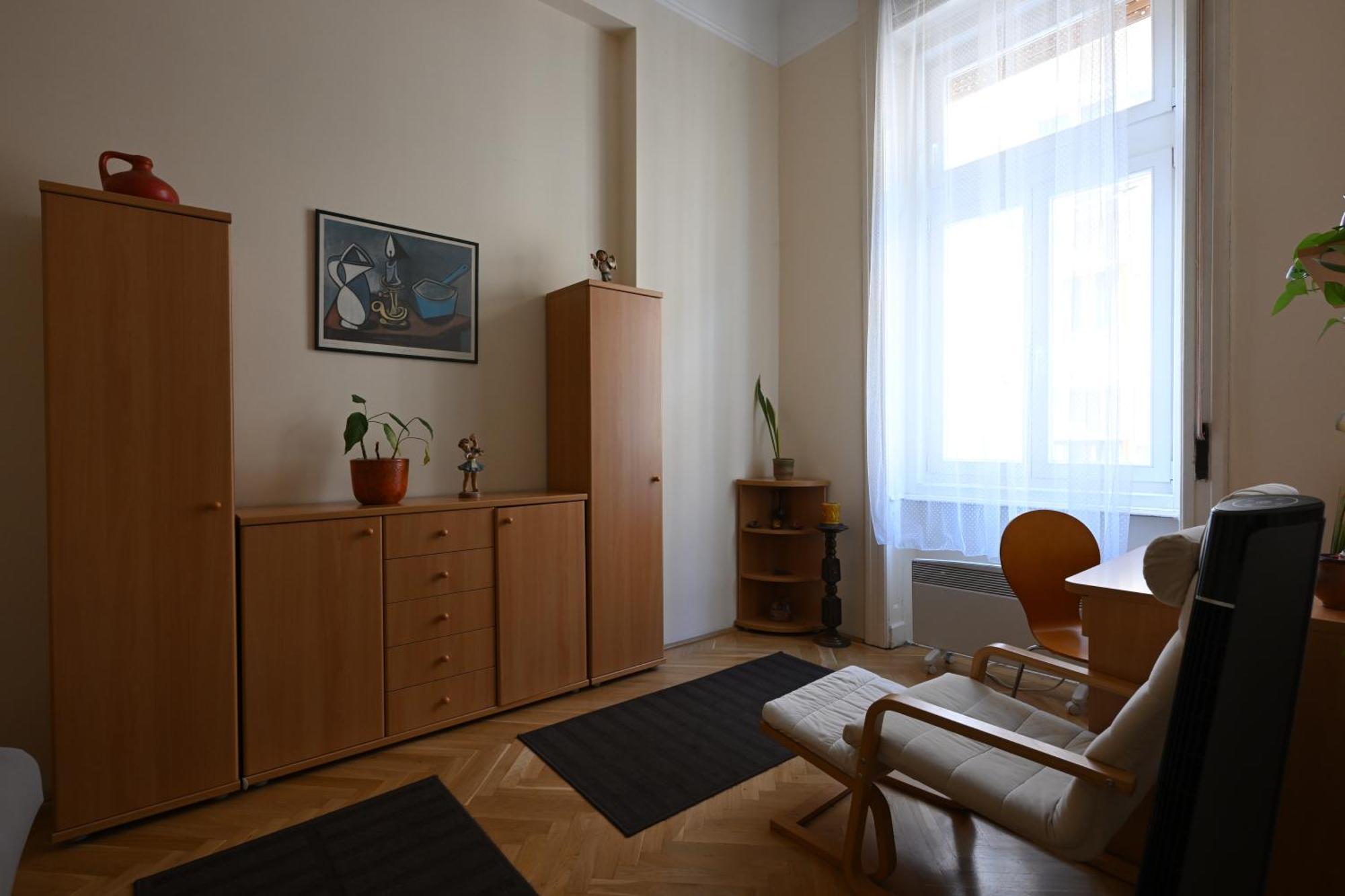 A Quiet Place In The Heart Of The City Будапеща Екстериор снимка