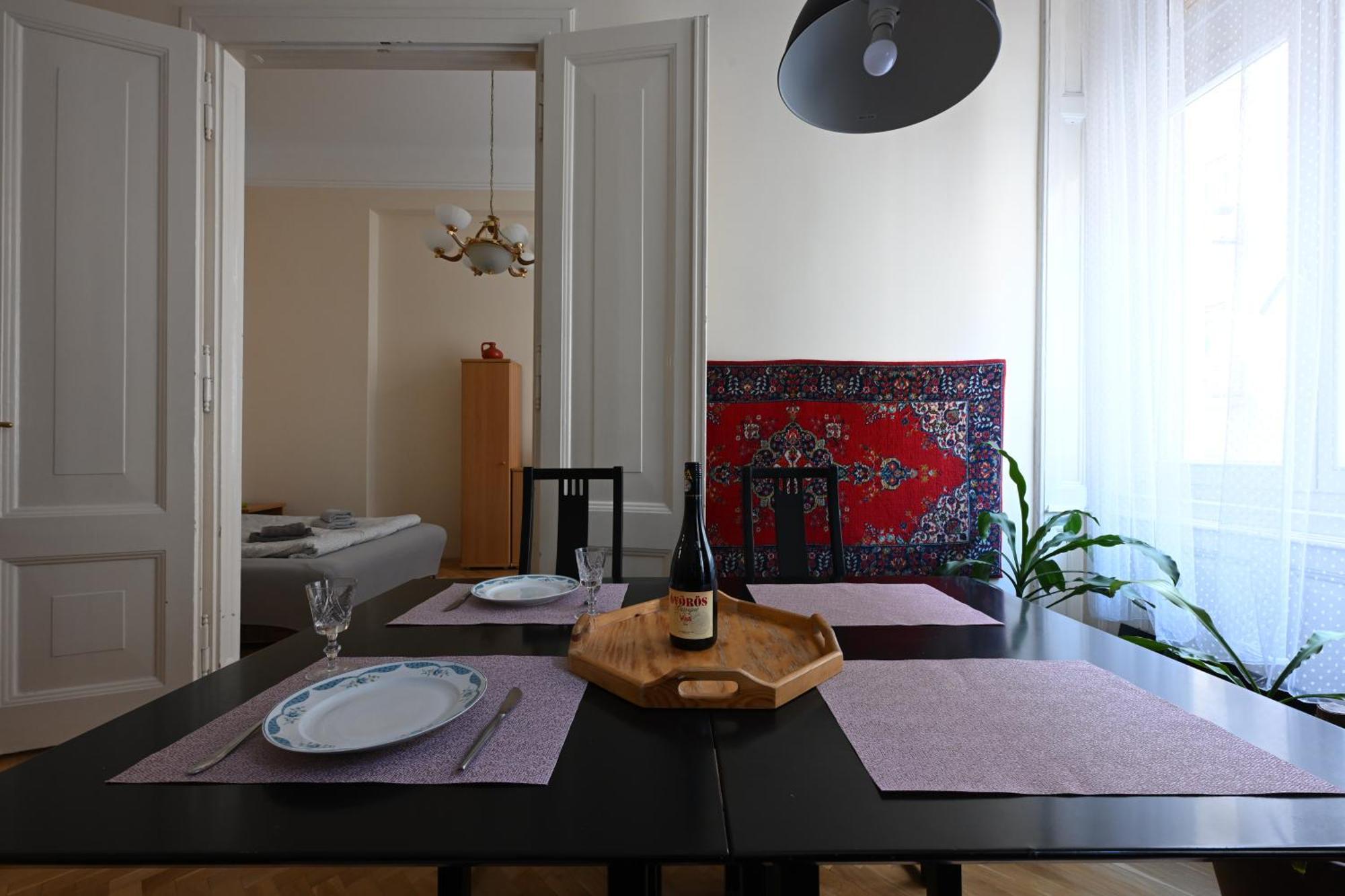 A Quiet Place In The Heart Of The City Будапеща Екстериор снимка