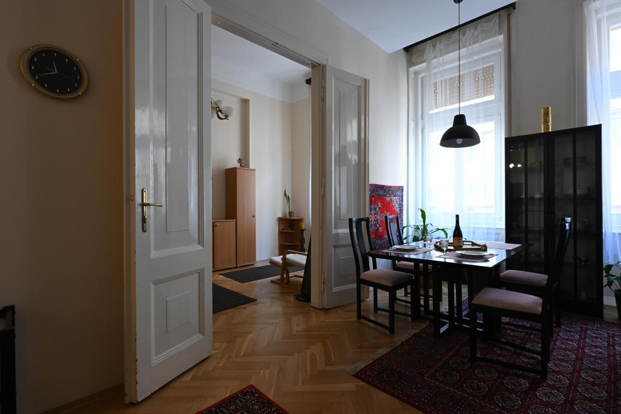 A Quiet Place In The Heart Of The City Будапеща Екстериор снимка